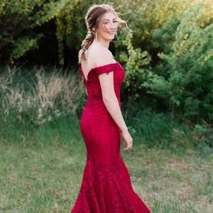 Meet your Posher, Elena